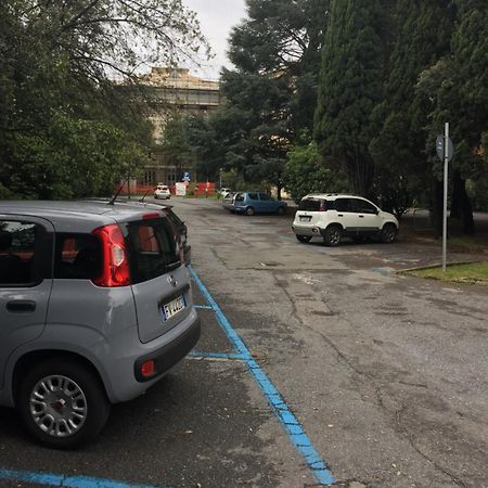 Appartamento In Centro Zona Fiera,Davanti Al Galliera Генуя Екстер'єр фото