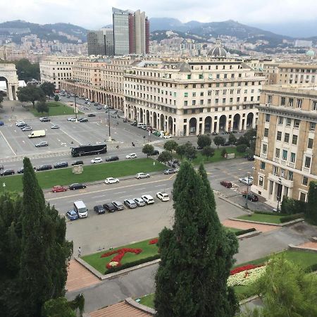 Appartamento In Centro Zona Fiera,Davanti Al Galliera Генуя Екстер'єр фото