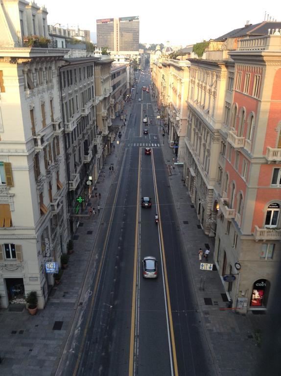 Appartamento In Centro Zona Fiera,Davanti Al Galliera Генуя Екстер'єр фото