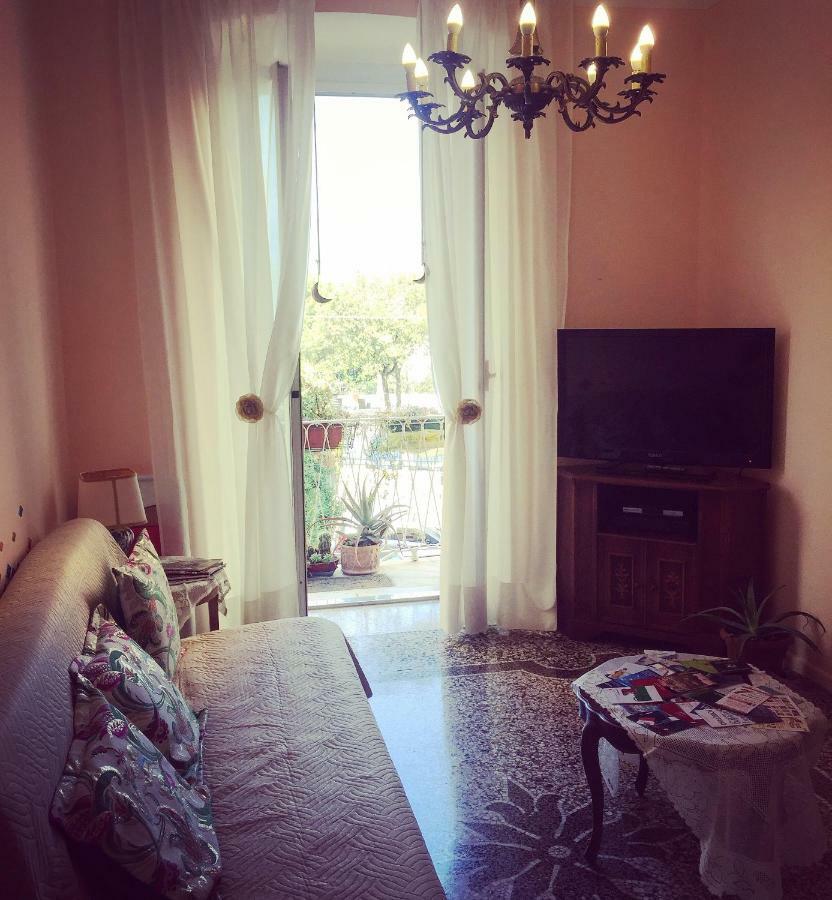 Appartamento In Centro Zona Fiera,Davanti Al Galliera Генуя Екстер'єр фото