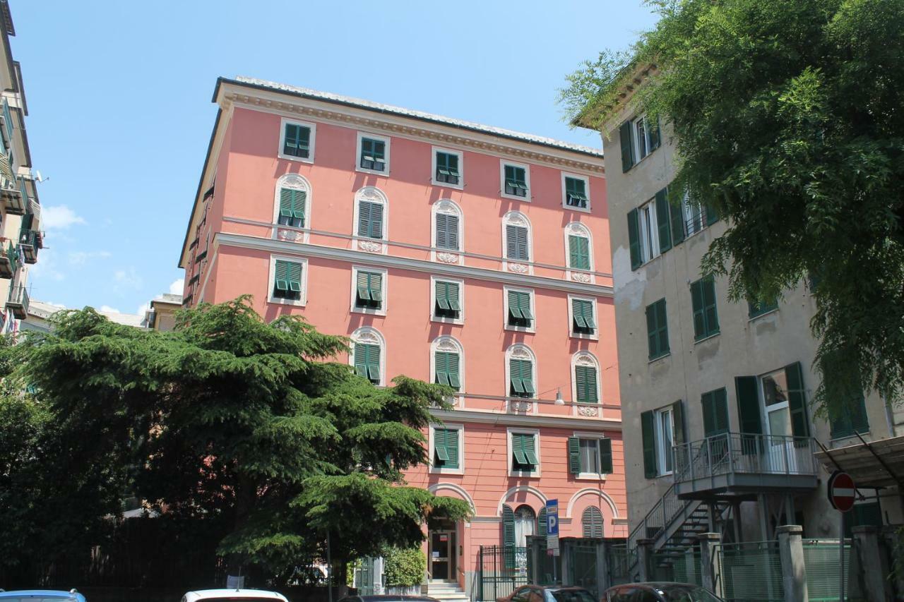 Appartamento In Centro Zona Fiera,Davanti Al Galliera Генуя Екстер'єр фото