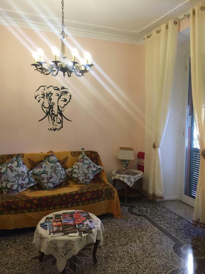 Appartamento In Centro Zona Fiera,Davanti Al Galliera Генуя Екстер'єр фото