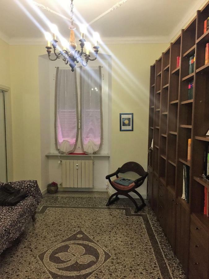 Appartamento In Centro Zona Fiera,Davanti Al Galliera Генуя Екстер'єр фото