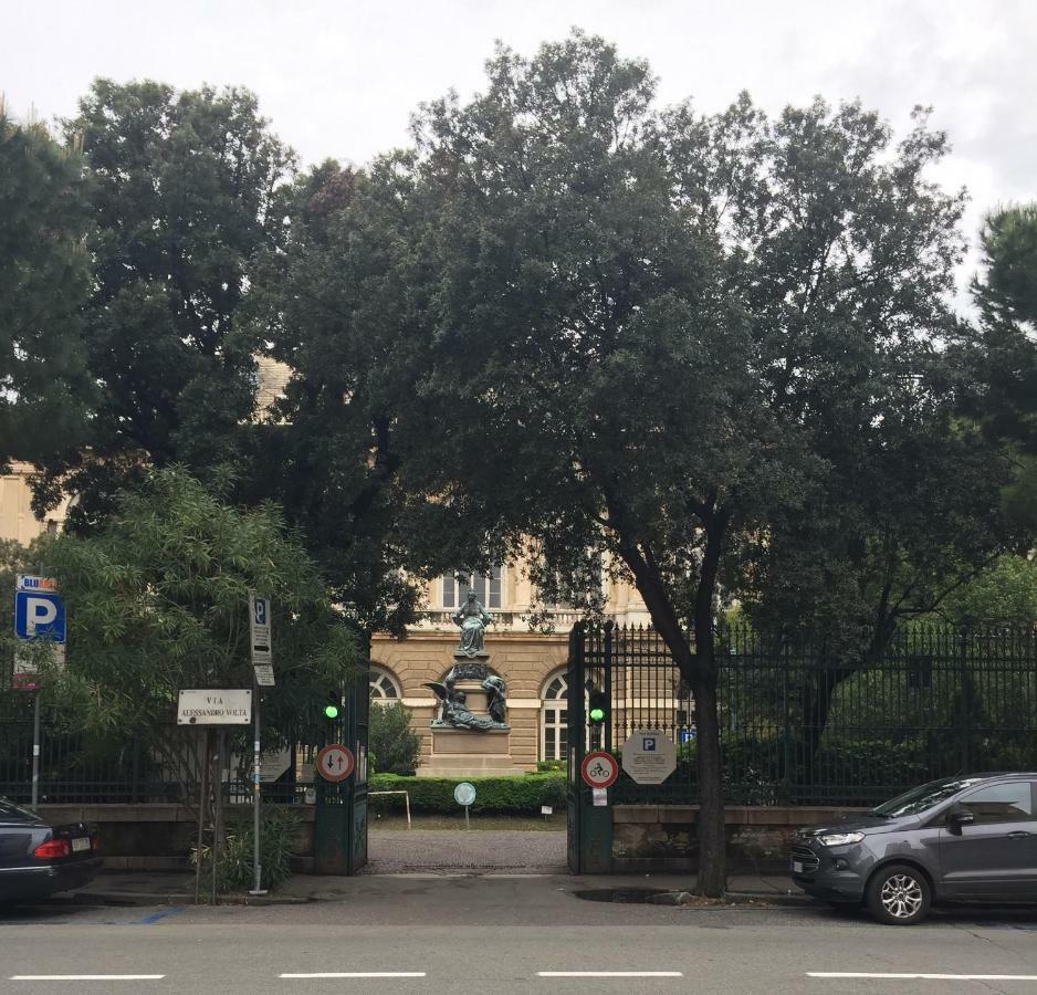 Appartamento In Centro Zona Fiera,Davanti Al Galliera Генуя Екстер'єр фото