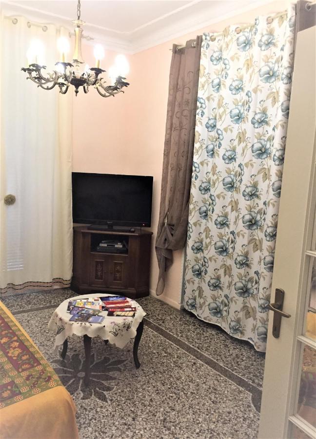 Appartamento In Centro Zona Fiera,Davanti Al Galliera Генуя Екстер'єр фото
