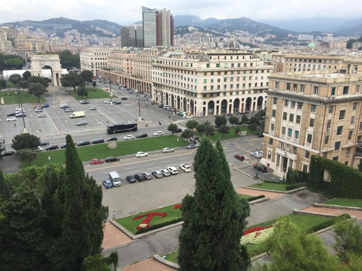 Appartamento In Centro Zona Fiera,Davanti Al Galliera Генуя Екстер'єр фото